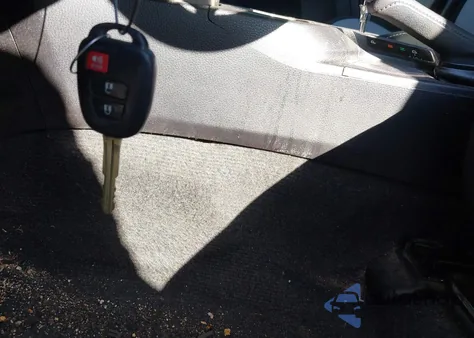 2017 Toyota Rav4 Xle из США, поврежденный, VIN 2T3WFREV3HW372408